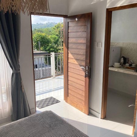 Villa Iris Homestay 울루와뚜 외부 사진