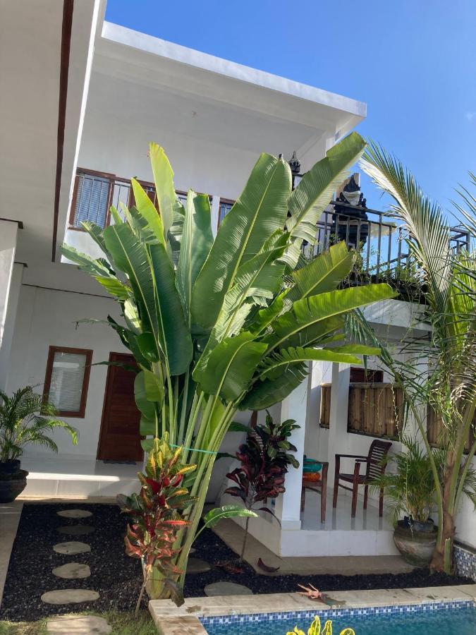 Villa Iris Homestay 울루와뚜 외부 사진