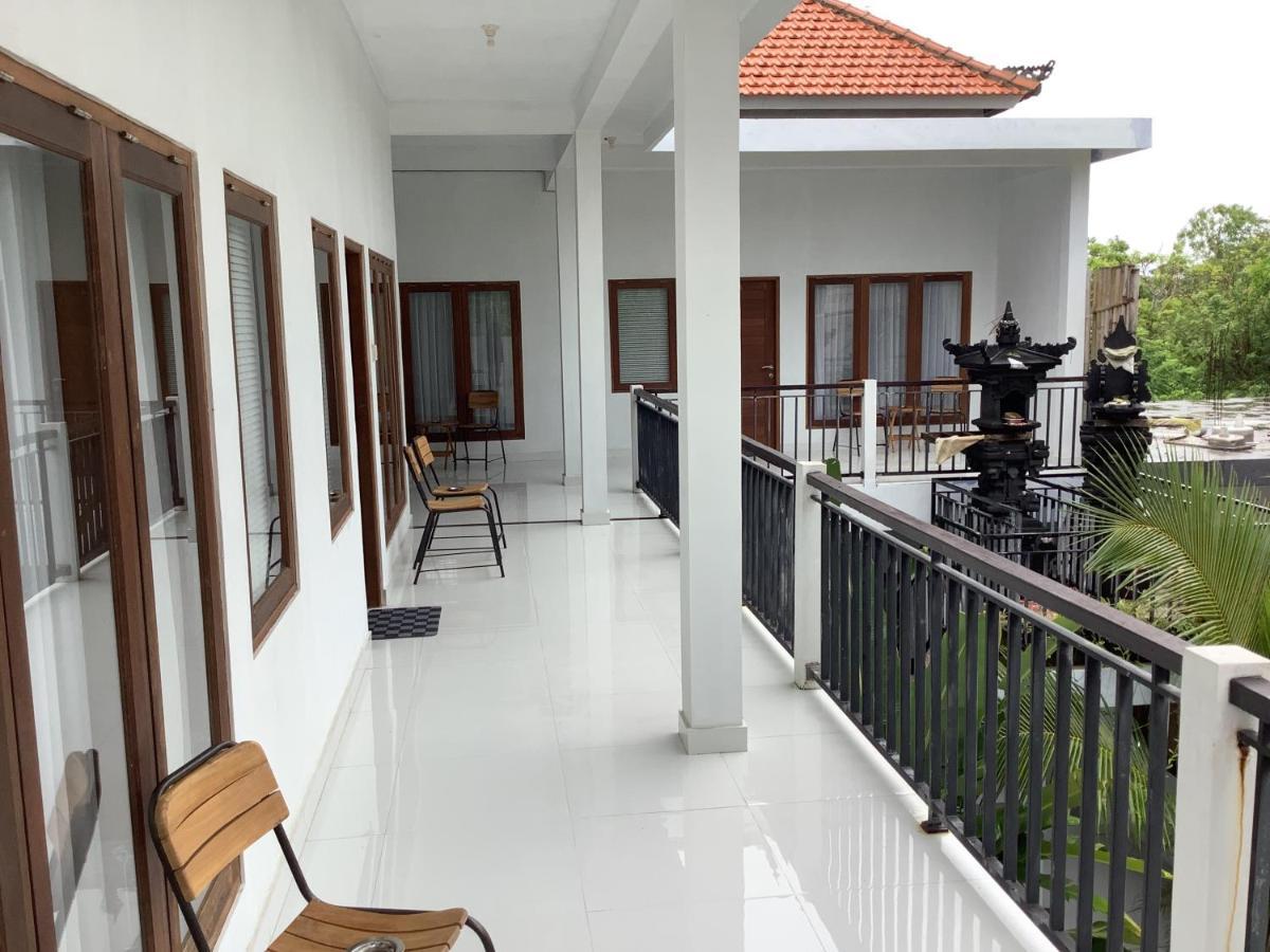 Villa Iris Homestay 울루와뚜 외부 사진