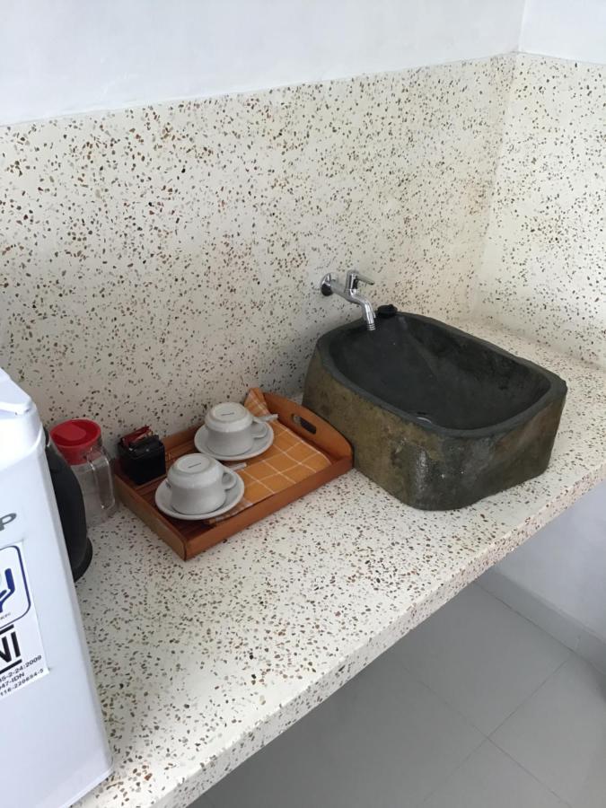 Villa Iris Homestay 울루와뚜 외부 사진