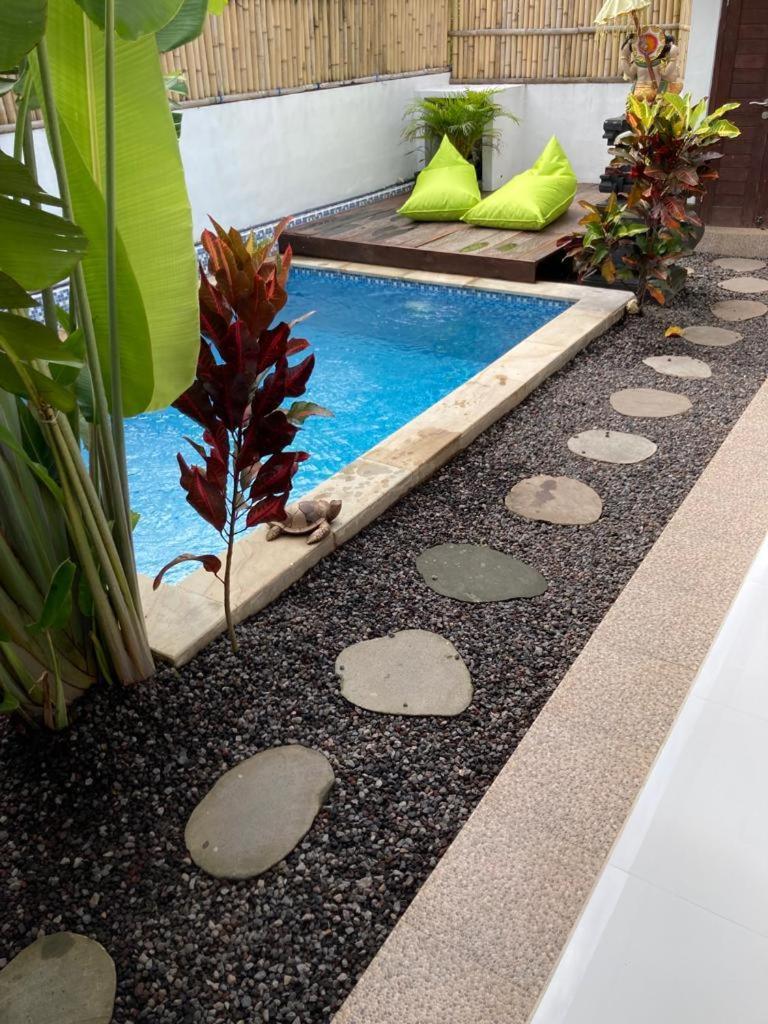 Villa Iris Homestay 울루와뚜 외부 사진
