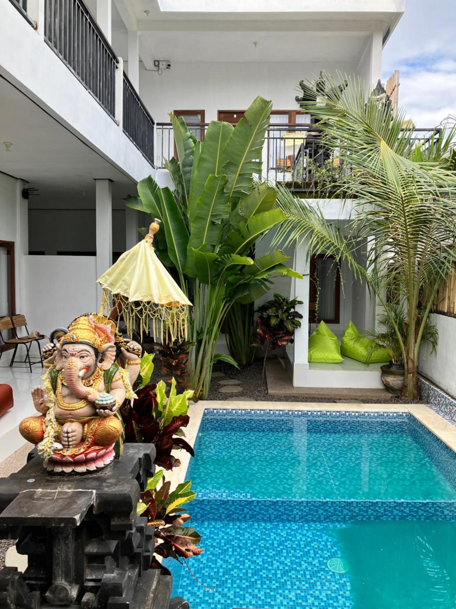 Villa Iris Homestay 울루와뚜 외부 사진